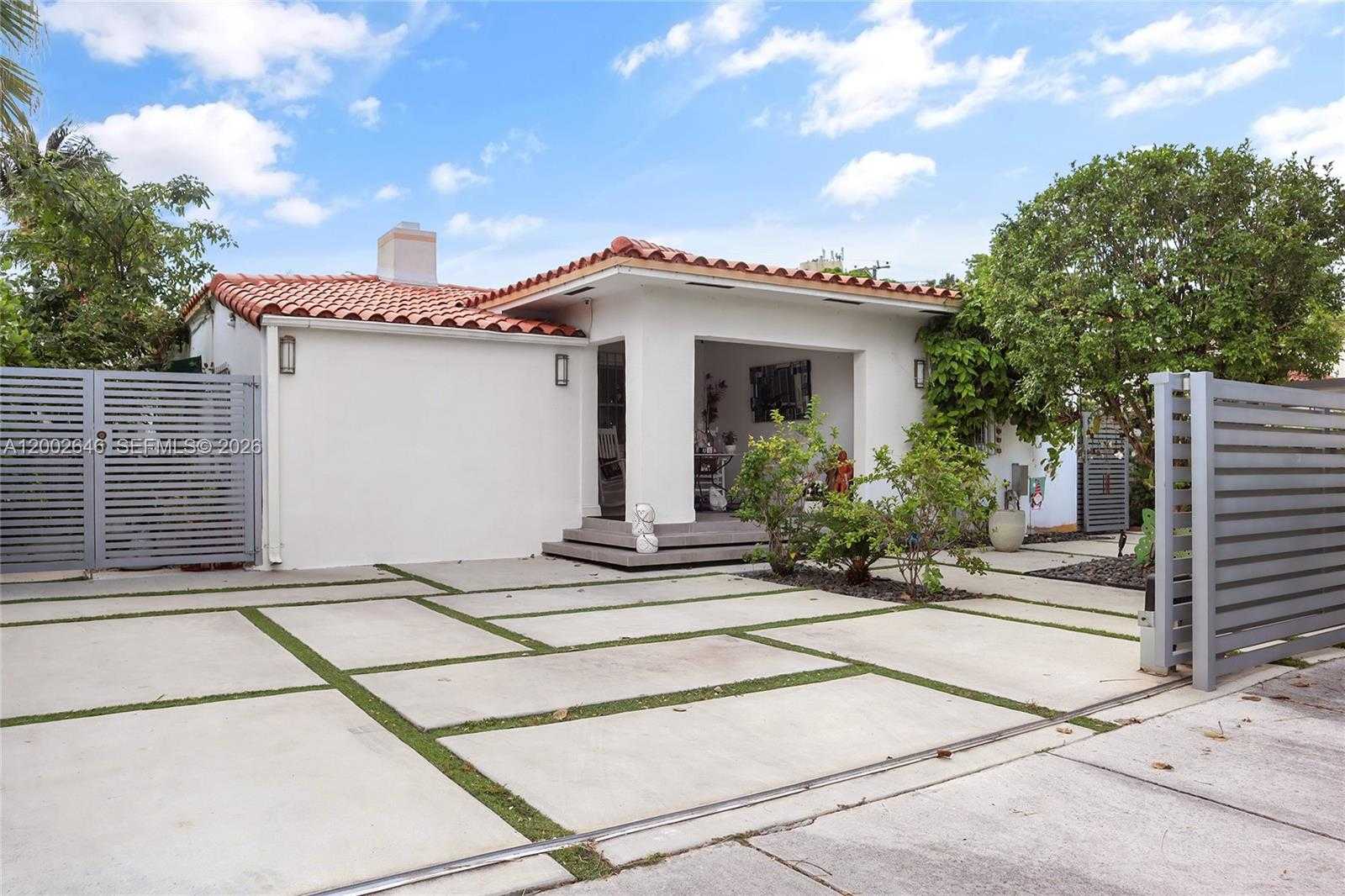 619 SW 39th Ave Miami Florida United States, for Sale, residential, Isabella Anderson, Incom Example Office
