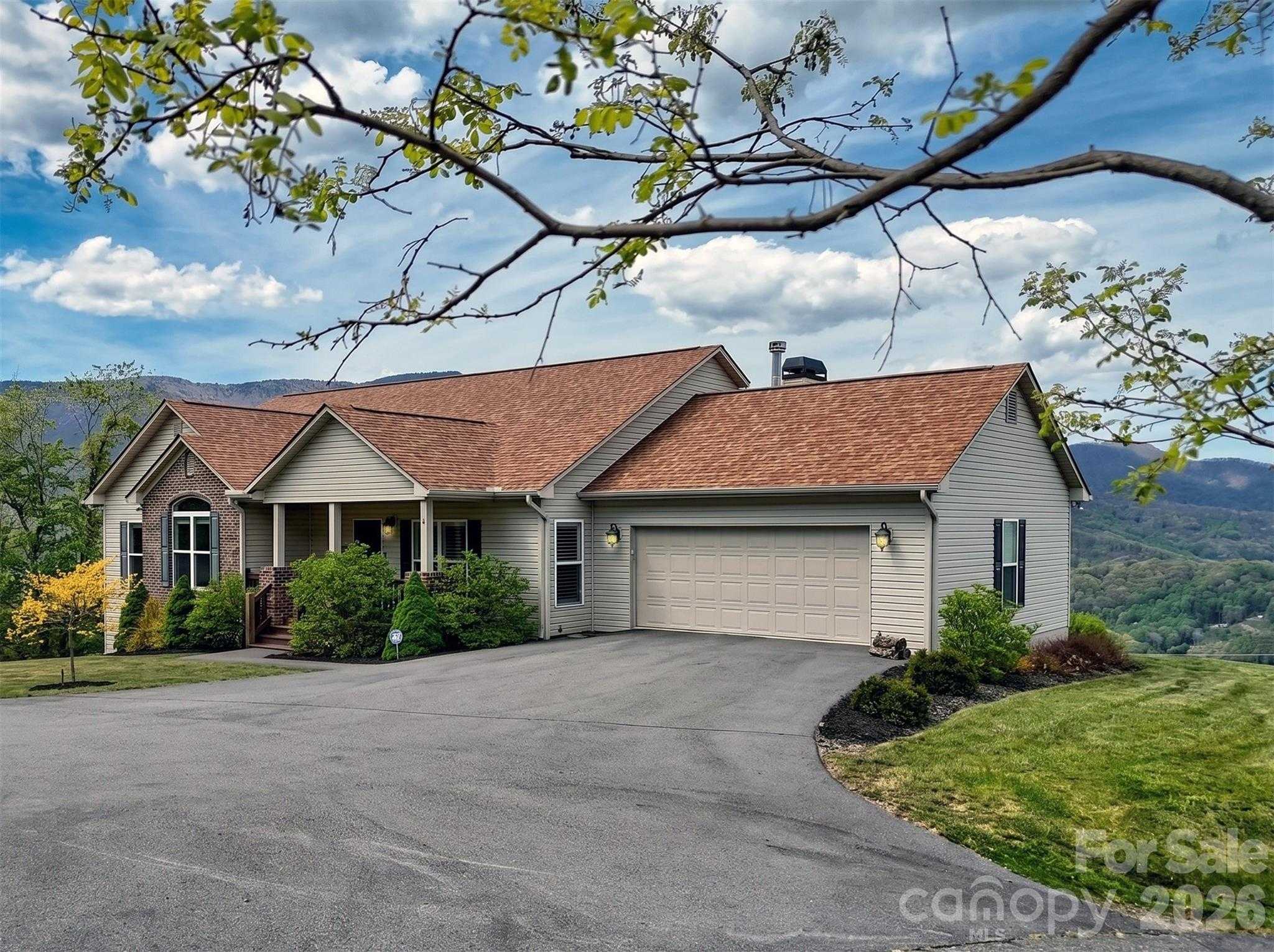 4 Matheny Drive Waynesville North Carolina United States, for Sale, residential, Jaci Reynolds, RE/MAX Executive