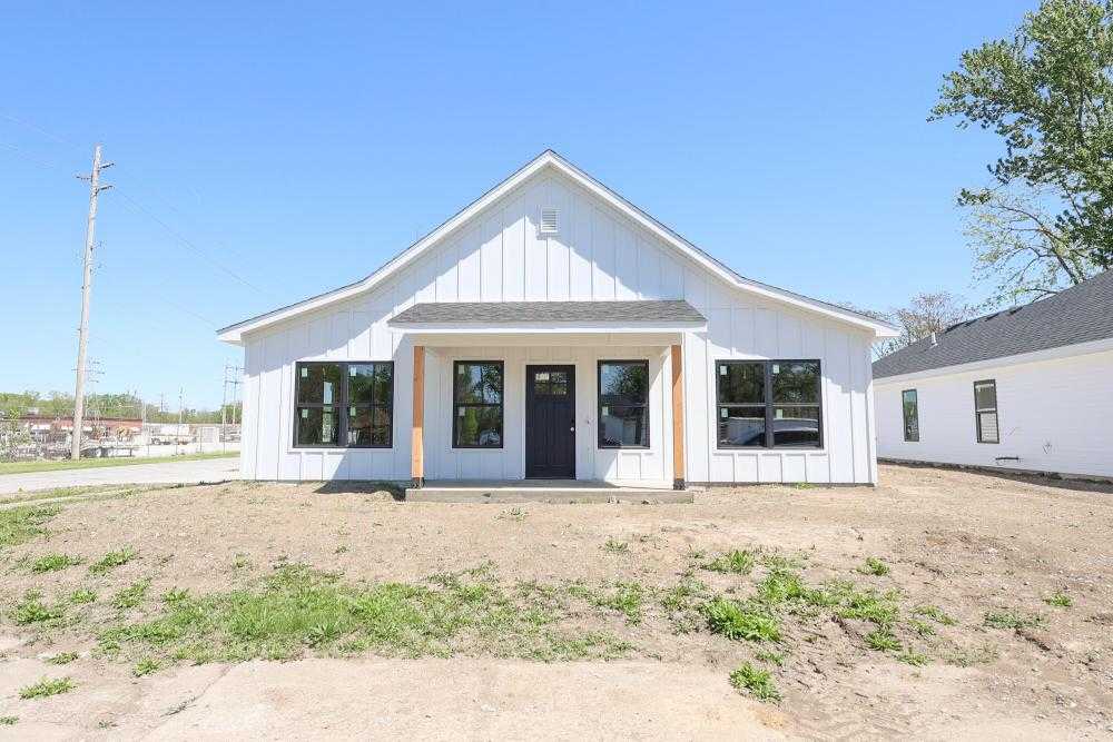 420 Johnson St. Moberly Missouri United States, for Sale, residential,  , CENTURY 21 McKeown & Associates, Inc.