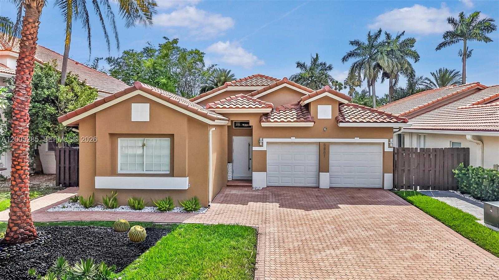 5861 NW 109th Ct Doral Florida United States, for Sale, residential, Roberto Villasmil, Interinvestments Realty, Inc.
