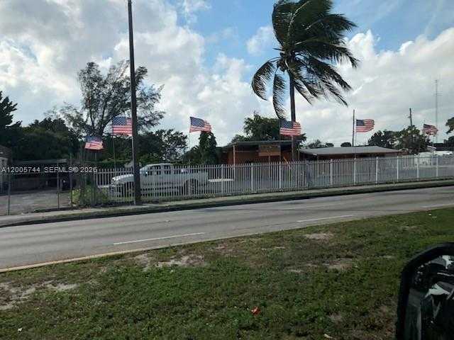 5960 NW 27th Ave Miami Florida United States, for Lease, commercial, Sandra Benkahla, The 305 Agency