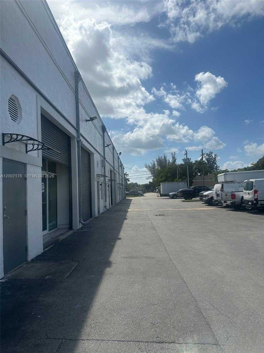 12101 NW 98th Ave Hialeah Gardens Florida United States, for Sale, commercial,  , Phoenix Realtors LLC