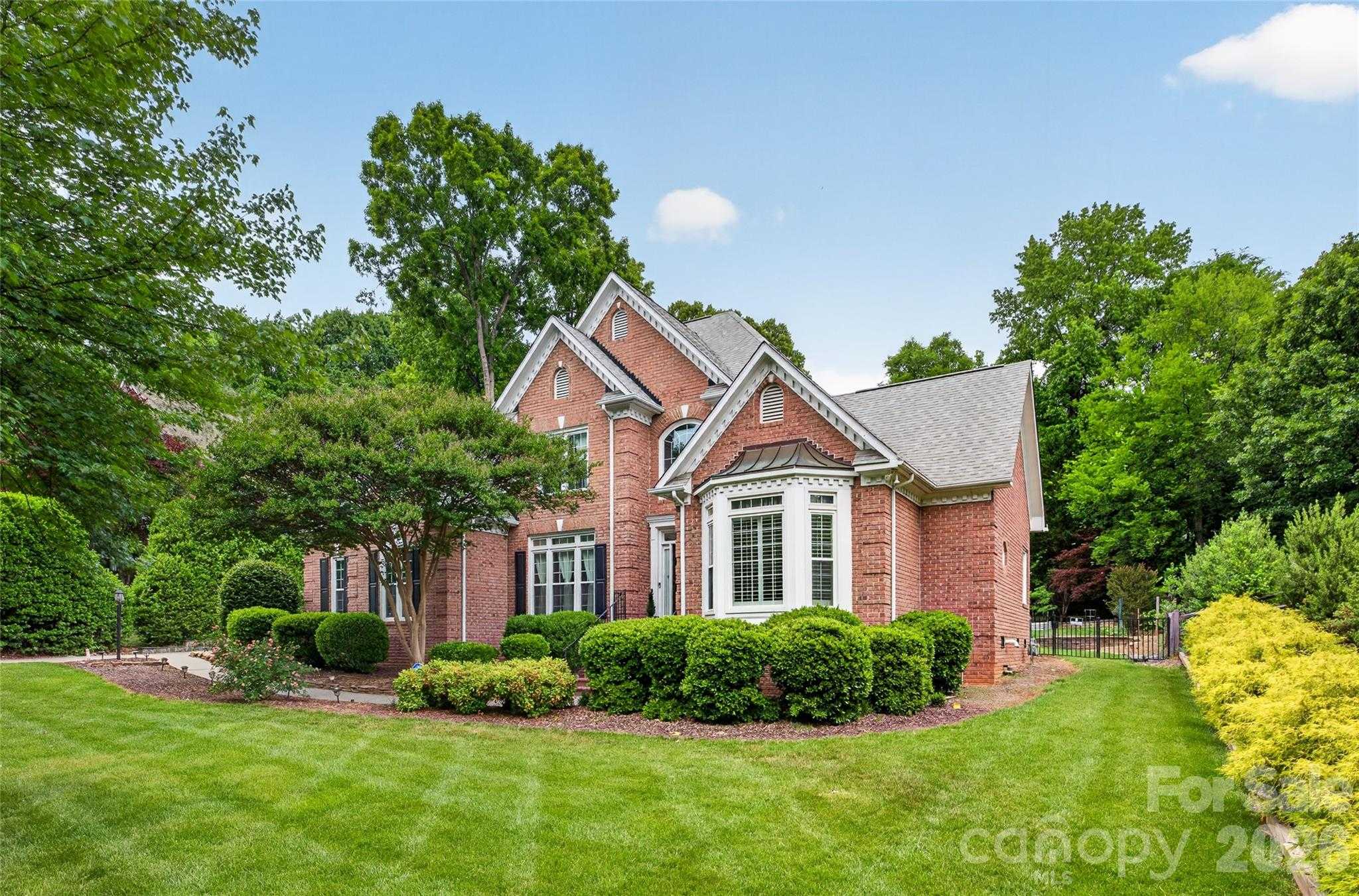3100 Lakewood Edge Drive Charlotte North Carolina United States, for Sale, residential, Kristen Haynes, New Home Buyers Brokers / Realty Pros