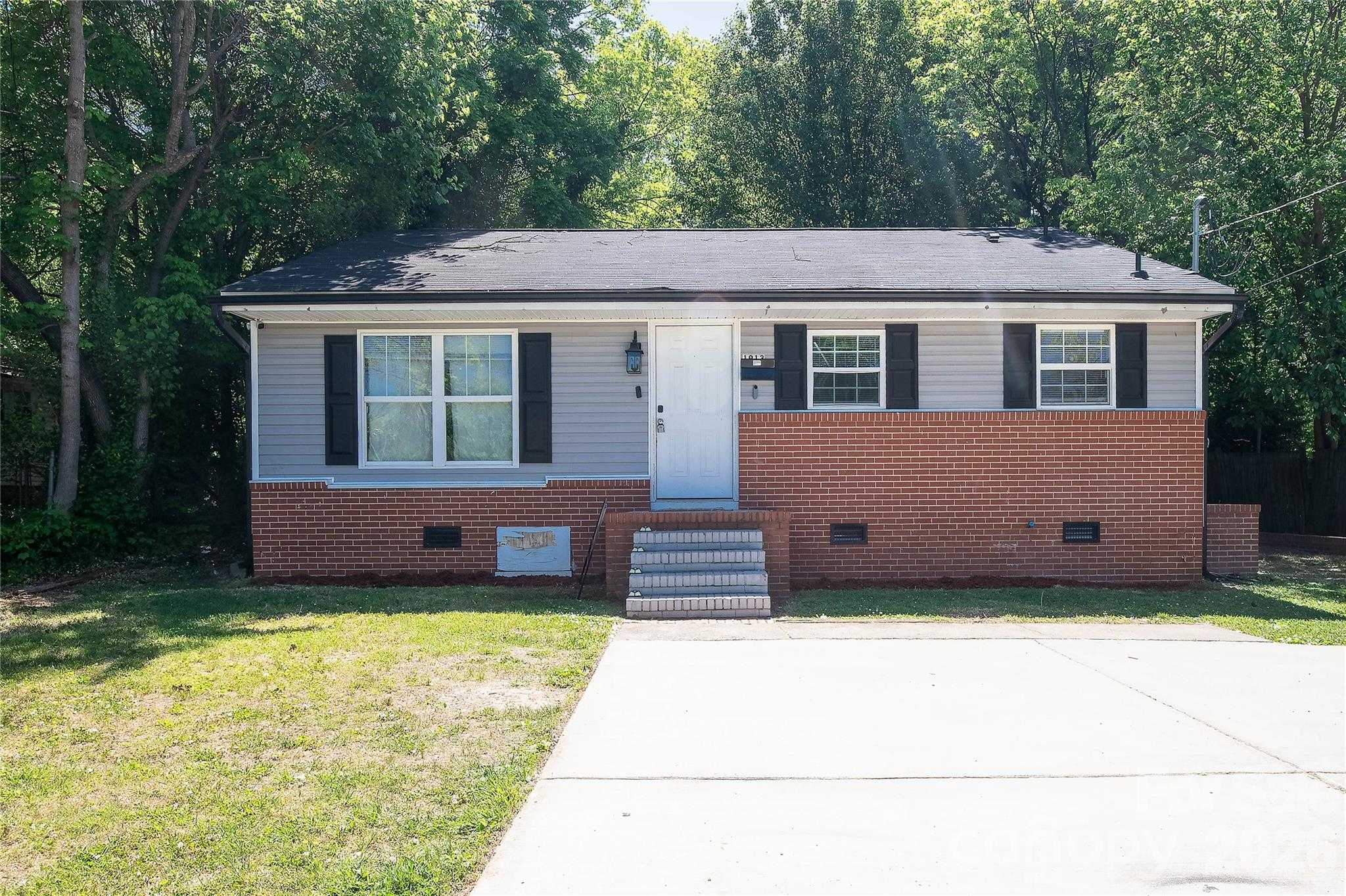 1913 Freeman Mill Road Greensboro North Carolina United States, for Sale, residential,  , The Headley Group Realty