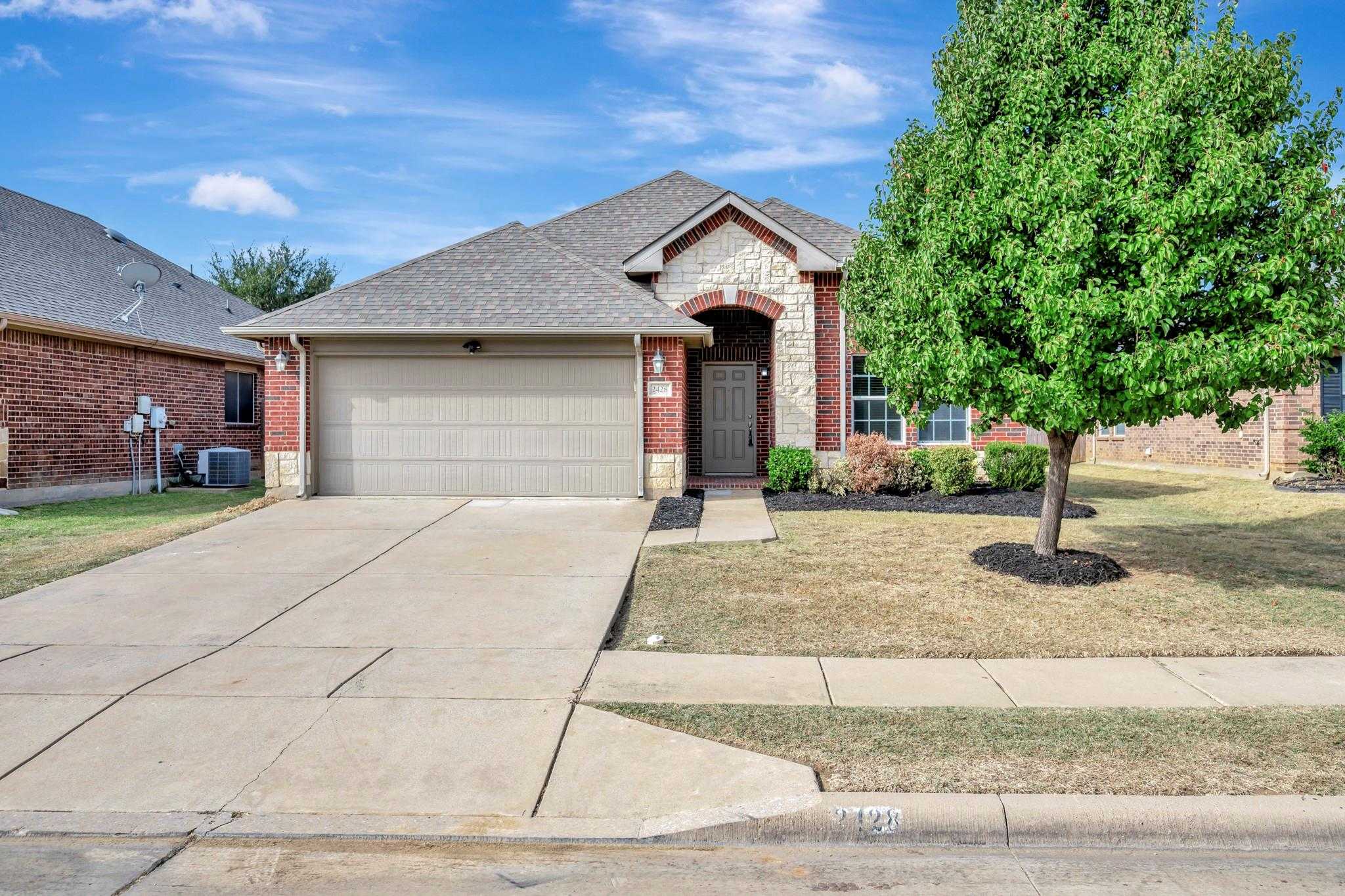 2428 Loreto Drive Fort Worth Texas United States, Sale Pending, residential, , DFW Fine Properties