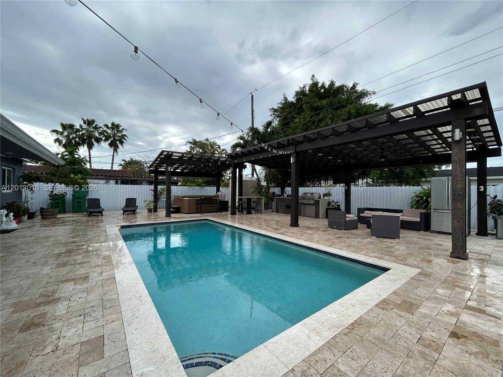 6202 SW 107th Ave Miami Florida United States, for Sale, residential, NADIESKA  ULLOA , New Dreams Realty