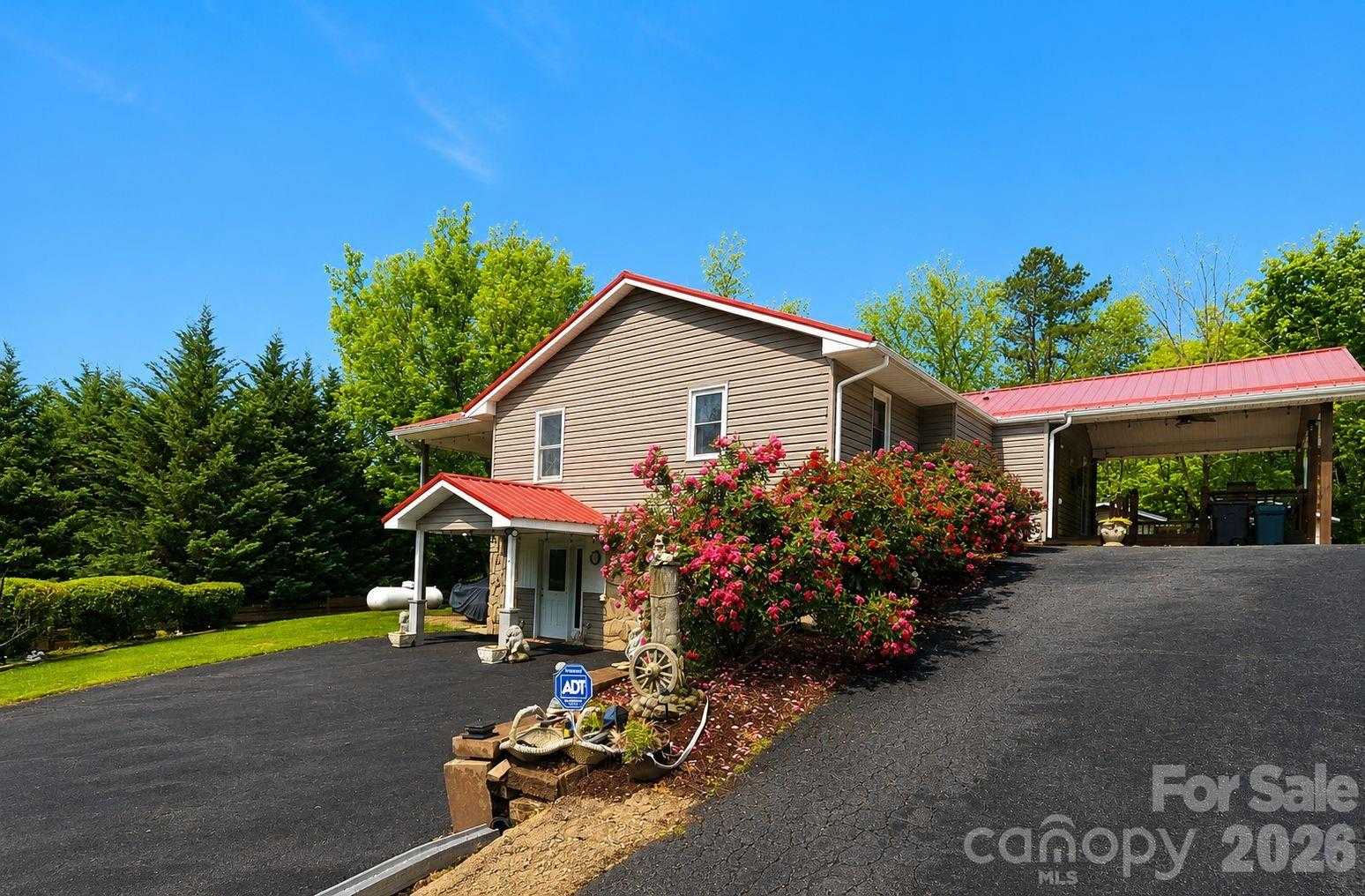 41 Vista Drive Clyde North Carolina United States, for Sale, residential, Jaci Reynolds, RE/MAX Executive