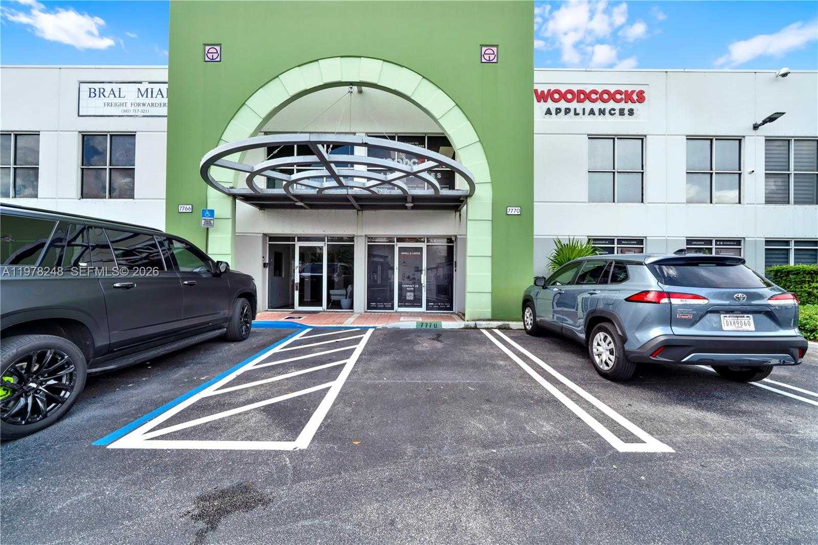 7770 NW 46th St  APT 23 Doral Florida United States, for Sale, commercial, Roberto Villasmil, Interinvestments Realty, Inc.