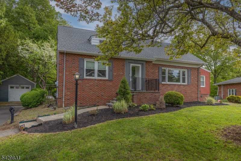 14 Meadowbrook Ln Piscataway Twp. New Jersey United States, for Sale, residential,  , NJ Homes For Sale