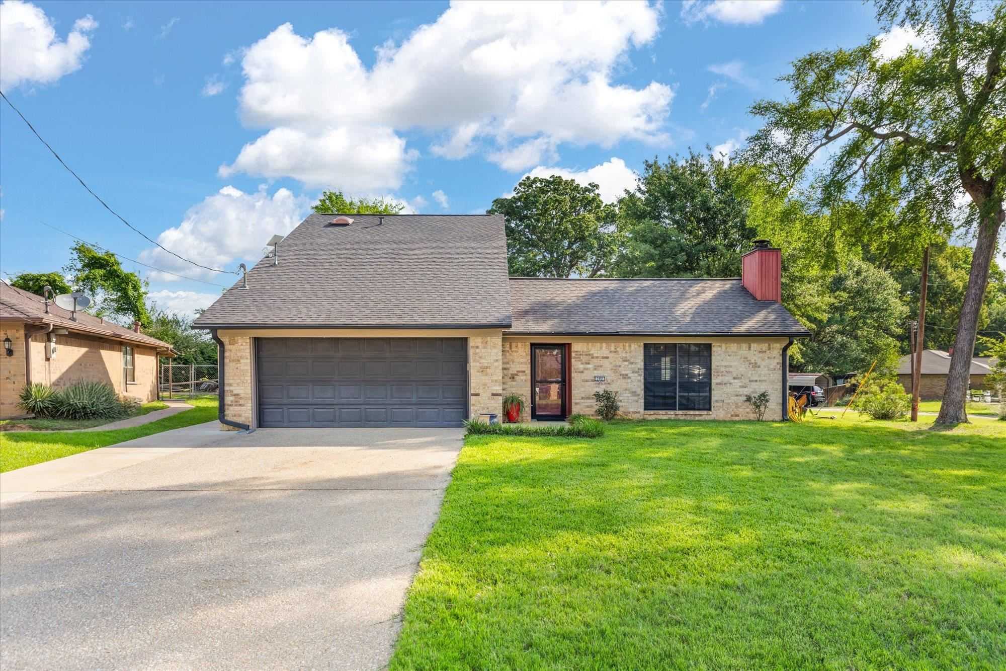 302 Cindi Ct. Longview Texas United States, for Sale, residential,  , Drake Chapman Real Estate, Brokerage