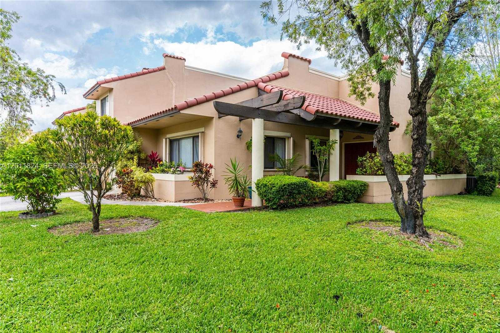 3761 Alcantara Ave  APT A-79 Doral Florida United States, for Rent, residential, Roberto Villasmil, Interinvestments Realty, Inc.