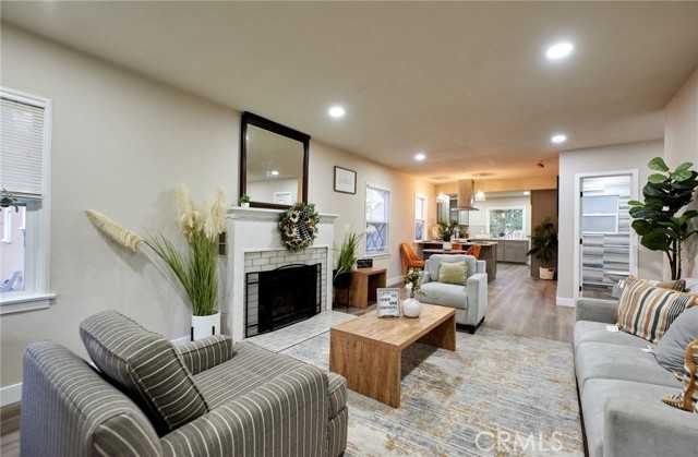 1640 Alameda Pomona California United States, for Sale, residential,  , Investors Team Realty Inc.
