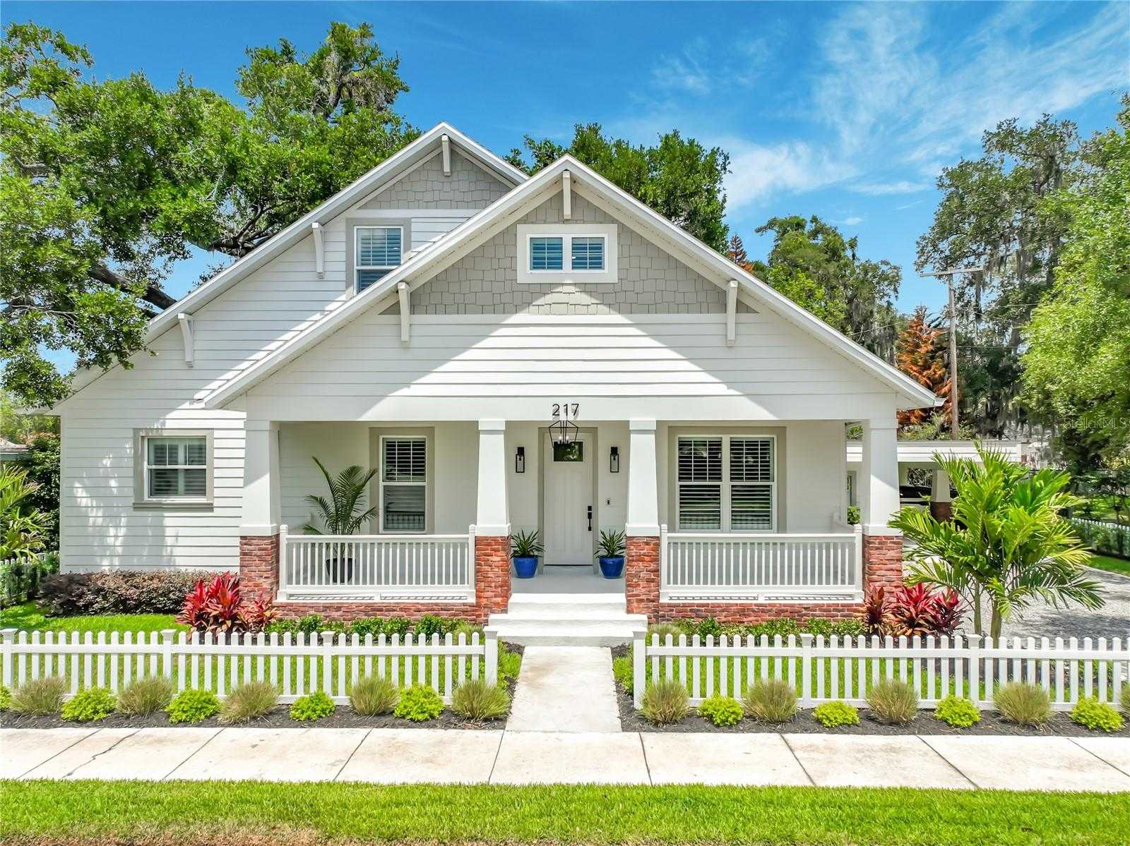 217 W BAY STREET Winter Garden Florida United States, for Sale, residential, Zaira Mejia, Spaces & Styles Group