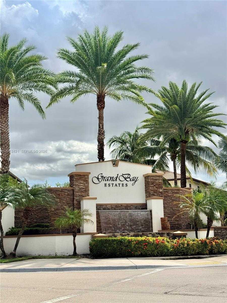 8640 NW 101st Pl Doral Florida United States, for Rent, residential, Roberto Villasmil, Interinvestments Realty, Inc.