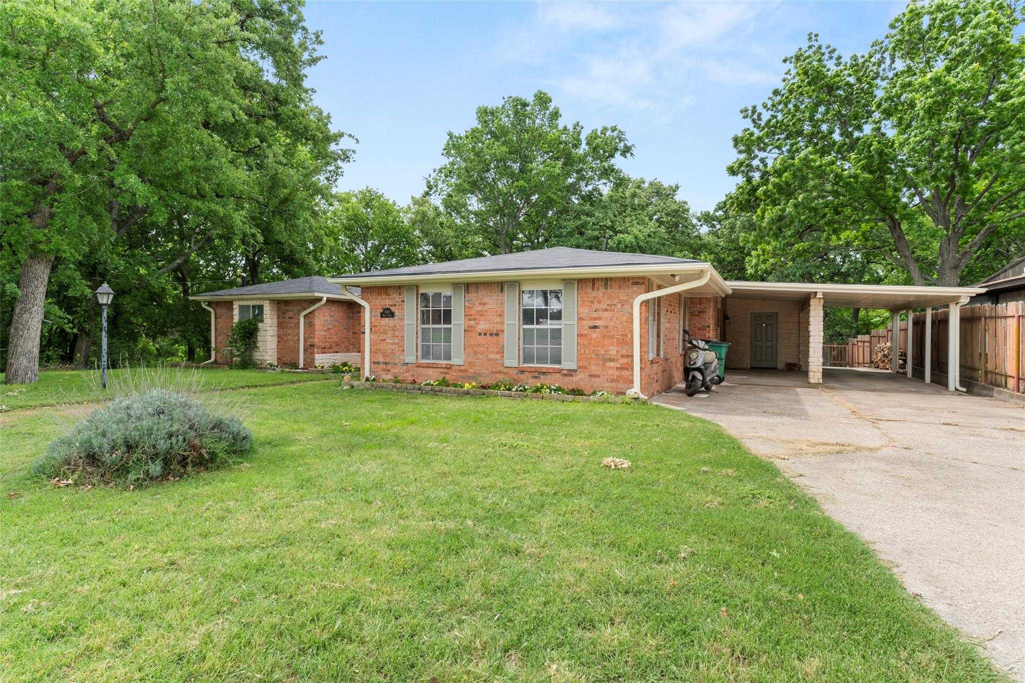 1010 Nina Street Bowie Texas United States, for Sale, residential,  , DFW Fine Properties