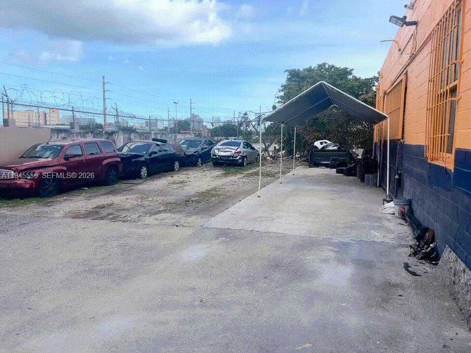 2005 NW 10th Ave Miami Florida United States, for Sale, commercial, Kimberley Gibson, InCom Commercial Example Office
