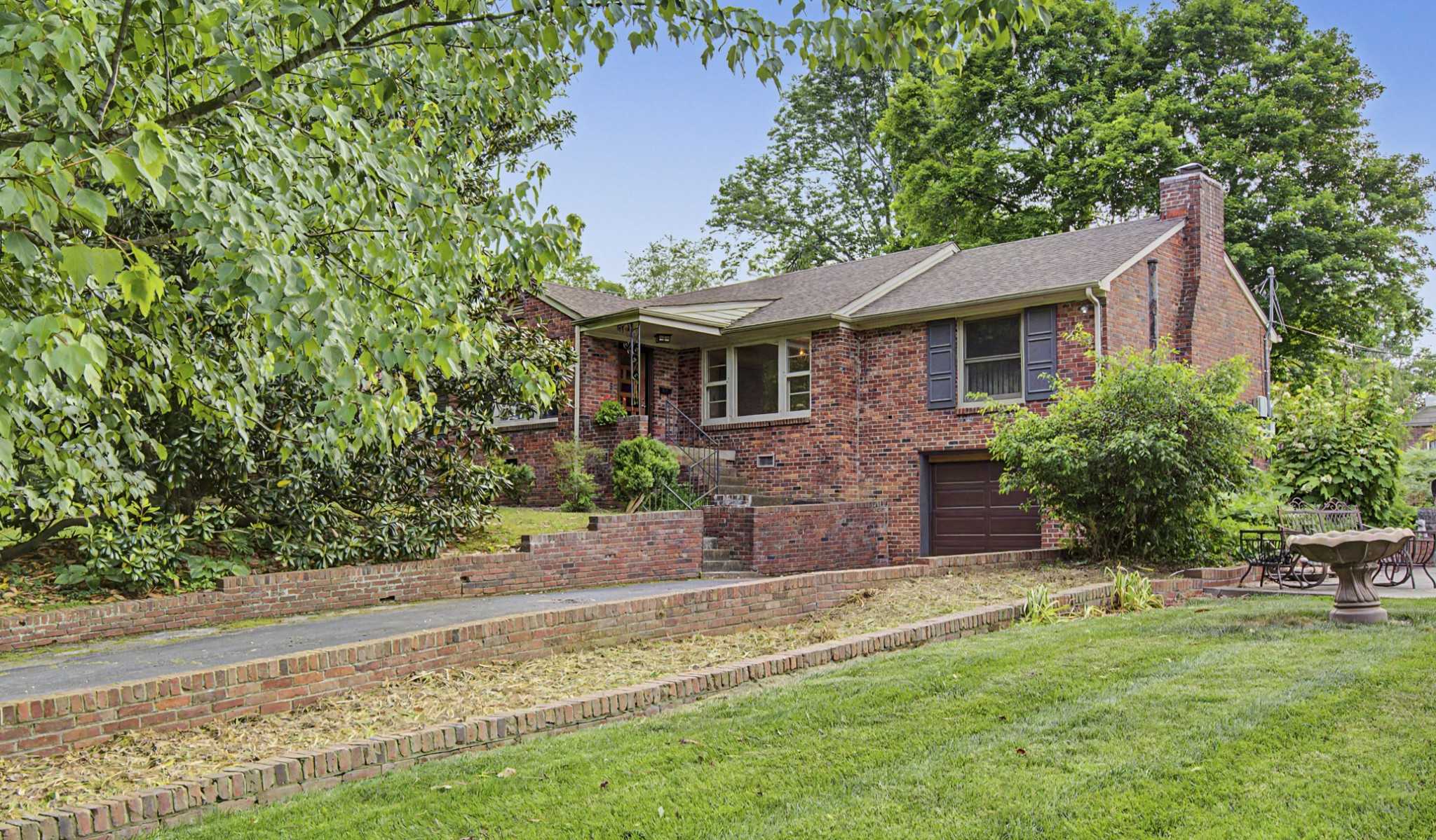 208 Trahern Ln Clarksville Tennessee United States, for Sale, residential, Rebekah  Sprabary, Sweet Home Realty & Property Management