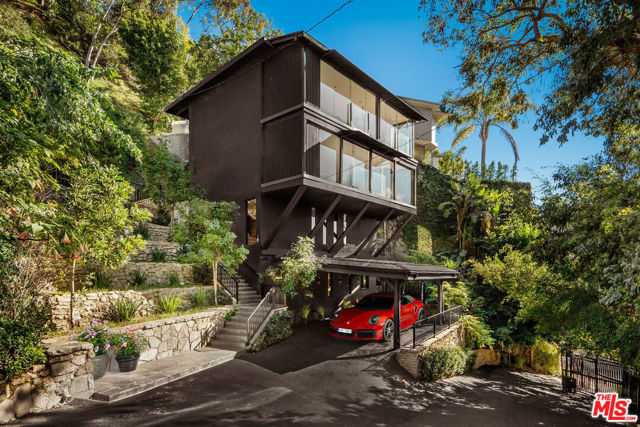 1782 Viewmont Drive Los Angeles California United States, for Sale, residential, Joana Laundern, InCom Brokerage Sample