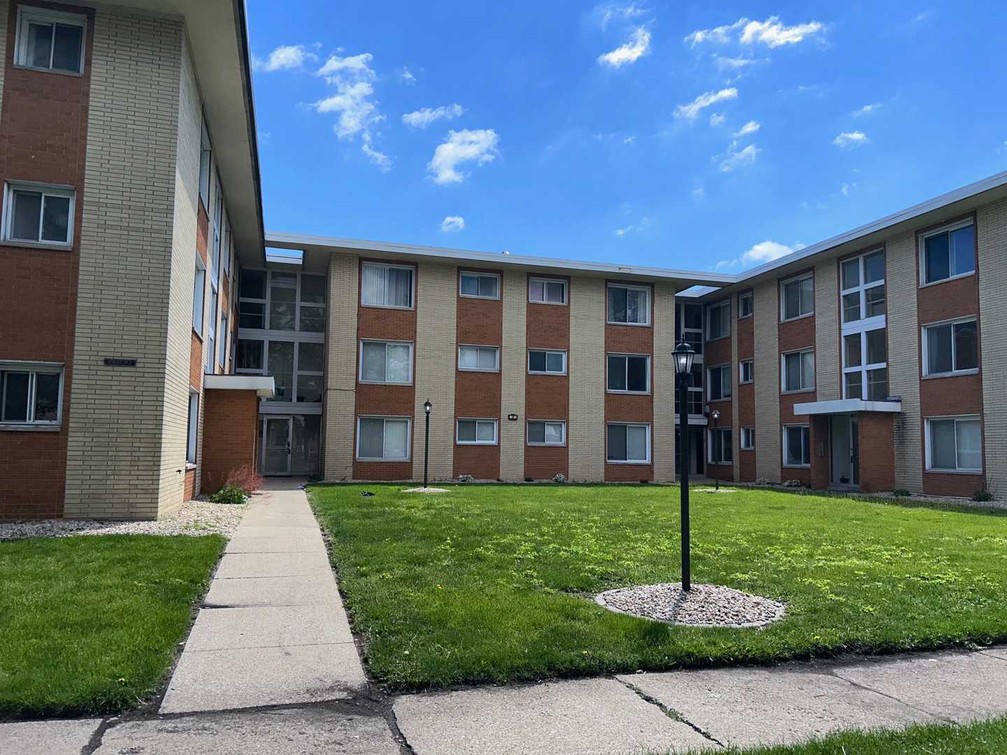14633 Keystone Avenue APT 3H Midlothian Illinois United States, for Sale, residential,  , InCom Real Estate - New Demo Office
