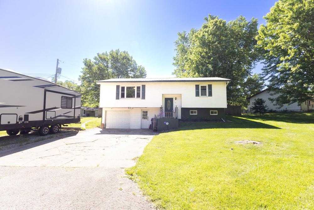 101 W Circle Dr. Brookfield Missouri United States, Sale Pending, residential,  , CENTURY 21 McKeown & Associates, Inc.