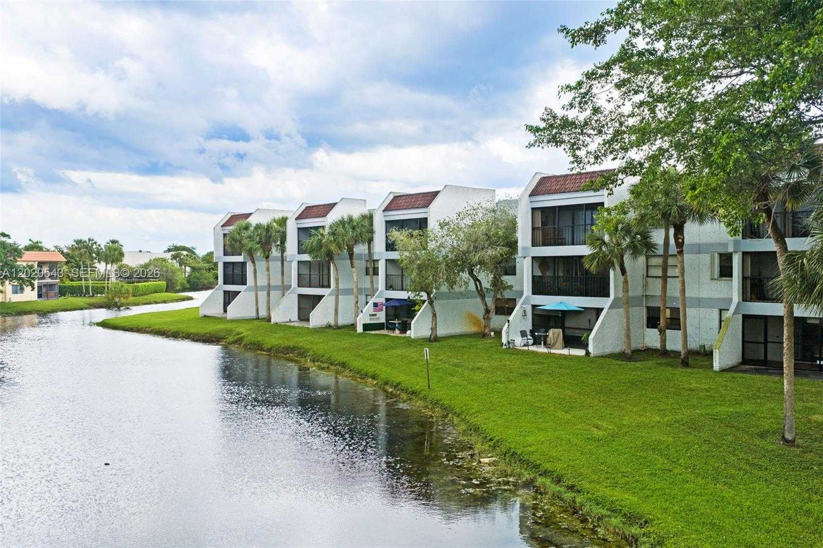 200 Lakeview Dr  APT 113 Weston Florida United States, for Sale, residential, Radmila Mandel, Florida Sky Realty Group