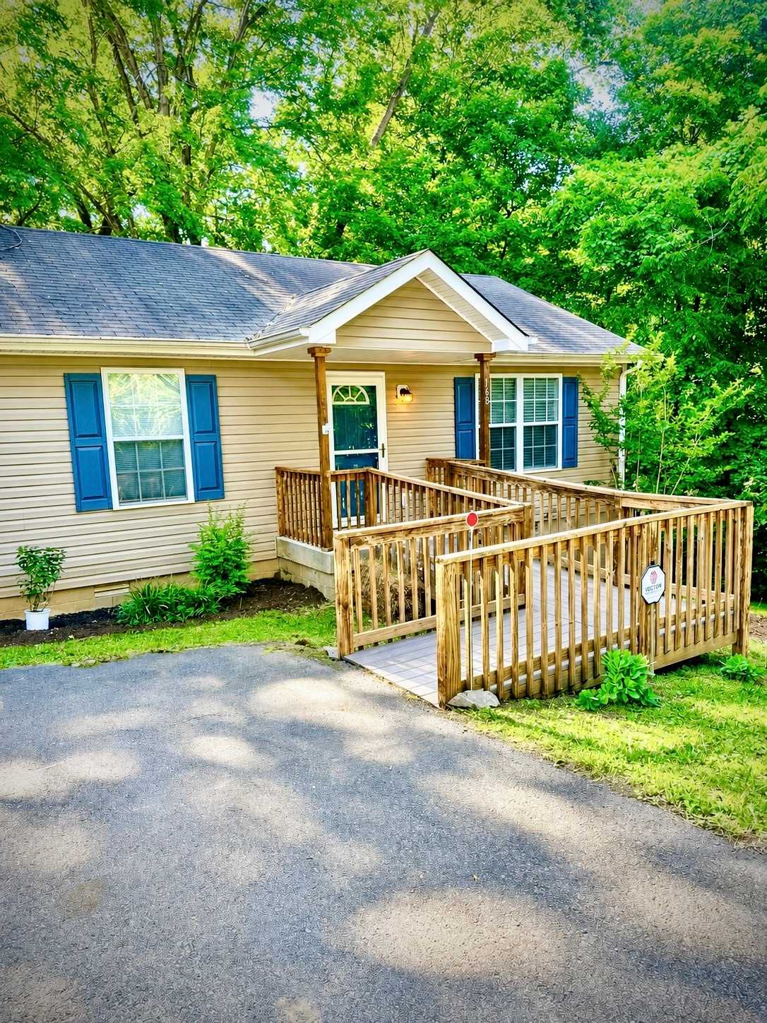 168 Inglewood Dr Clarksville Tennessee United States, for Sale, residential, Rebekah  Sprabary, Sweet Home Realty & Property Management