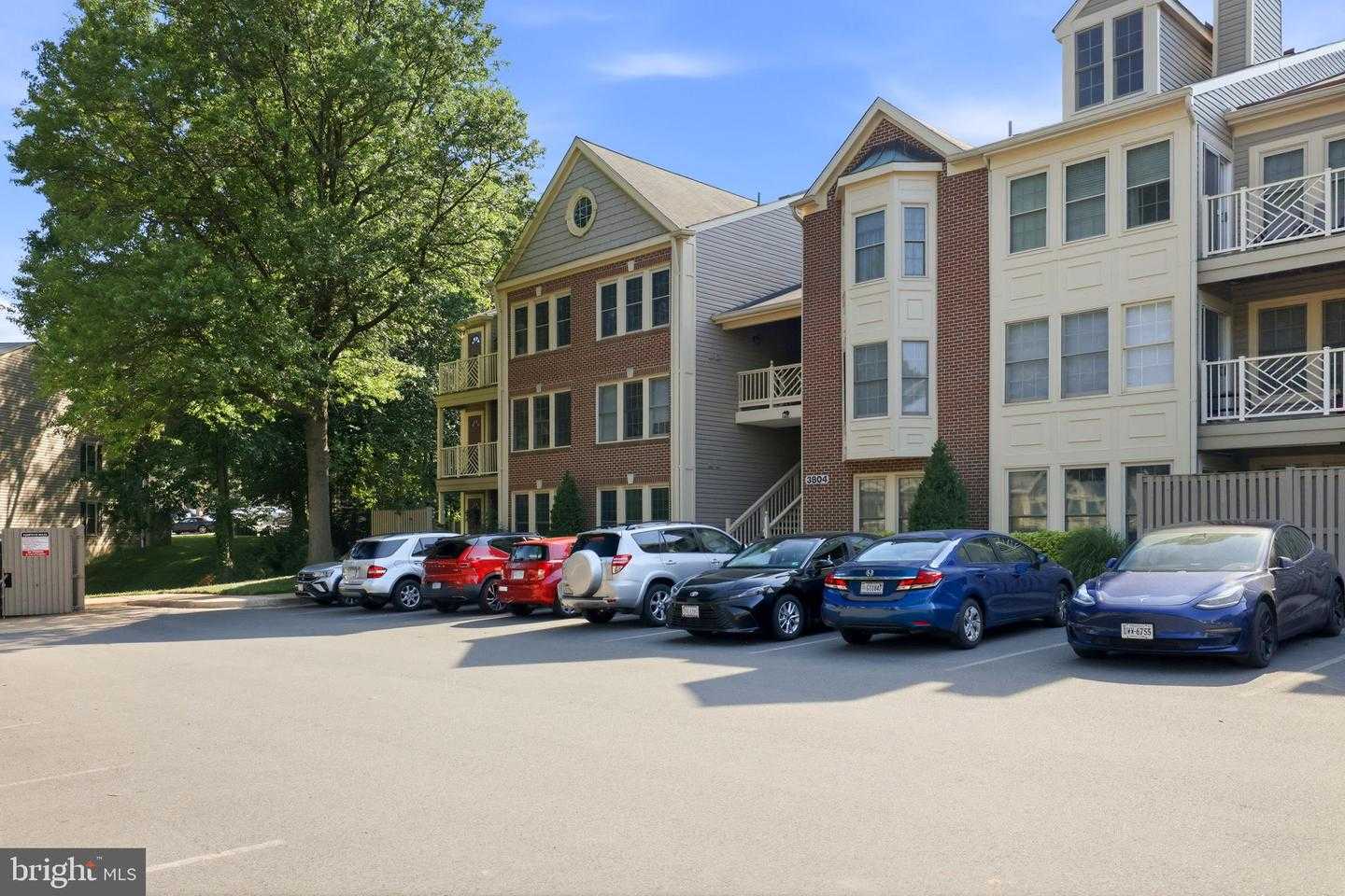 3804 RIDGE KNOLL COURT APT 310A Fairfax Virginia United States, for Sale, residential, Kamalia  Emerson, Samson Properties