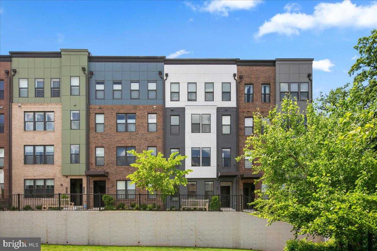 4153 RED MULBERRY DRIVE APT 20 Fairfax Virginia United States, for Sale, residential, Kamalia  Emerson, Samson Properties