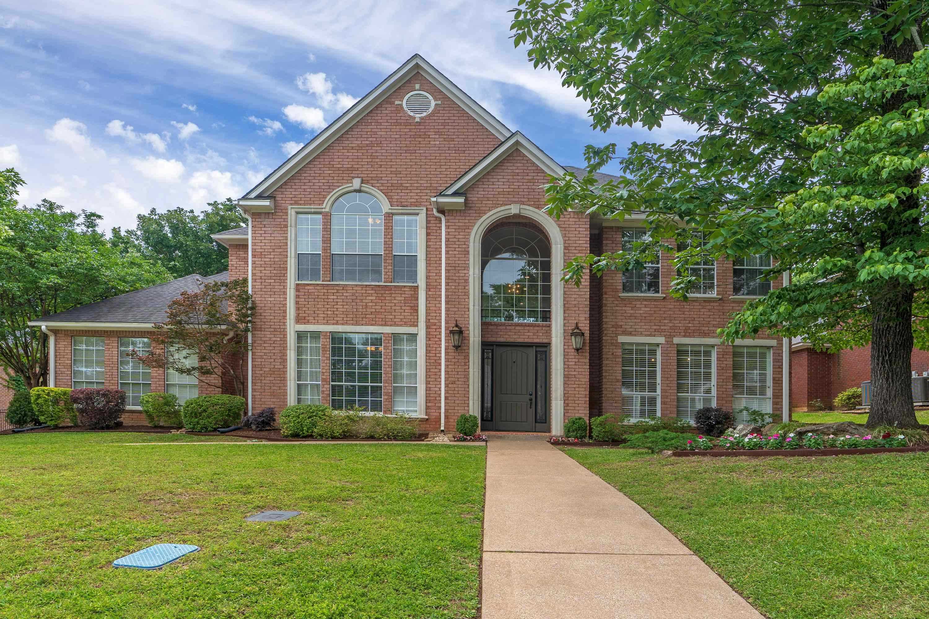 1212 Jasmine Ln. Longview Texas United States, for Sale, residential, Dona  Willett, Summers Cook & CO.