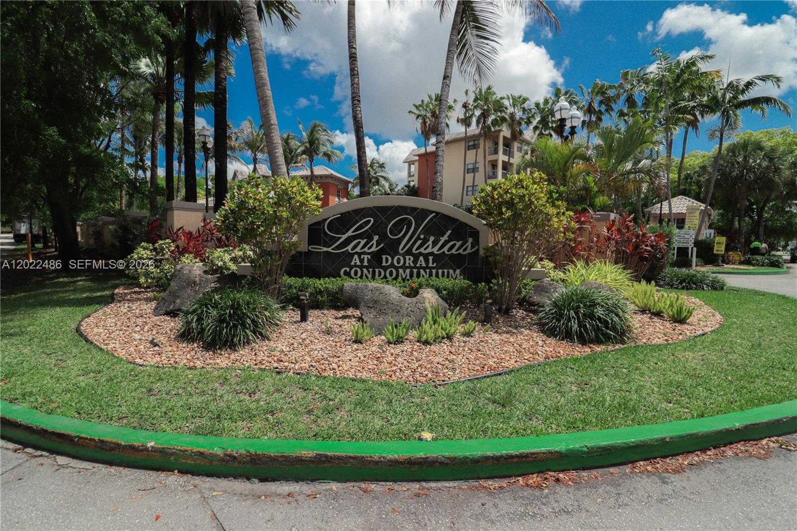 8245 Lake Dr  APT 308 Doral Florida United States, for Sale, residential, Roberto Villasmil, Interinvestments Realty, Inc.
