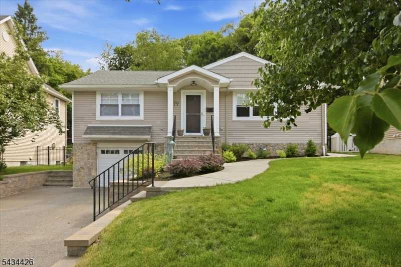 79 Winding Way Cedar Grove Twp. New Jersey United States, Sale Pending, residential, Jill Savva, Century 21 Cedarcrest Realty