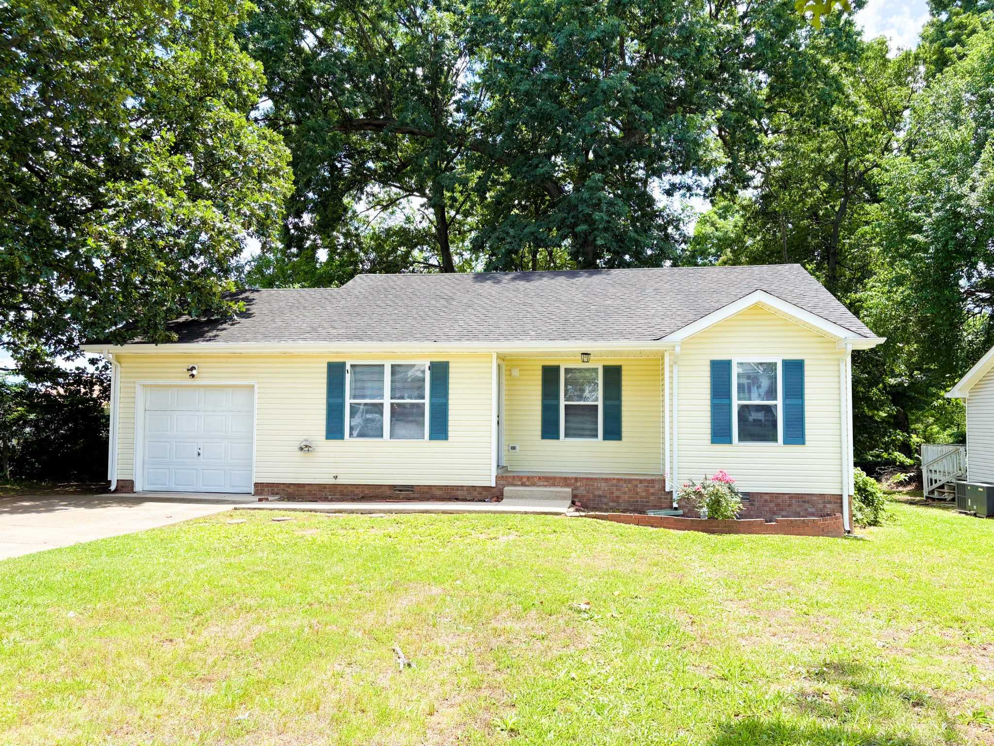952 Princeton Dr Clarksville Tennessee United States, for Sale, residential, Adam Hanes, LPT Realty