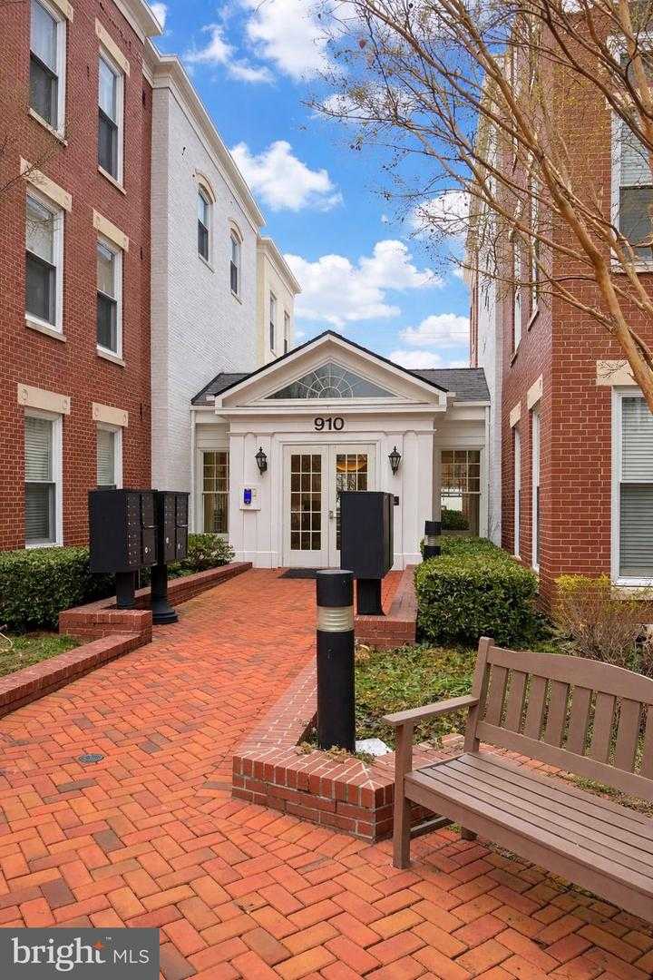 910 POWHATAN STREET APT 304S Alexandria Virginia United States, for Sale, residential, Jamal Khan, One World Real Estate LLC.