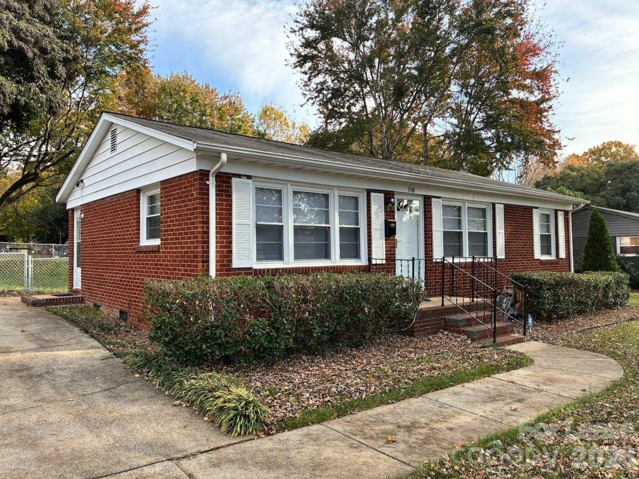 1040 Clanton Road Charlotte North Carolina United States, for Rent, residential, Kristen Haynes, New Home Buyers Brokers / Realty Pros