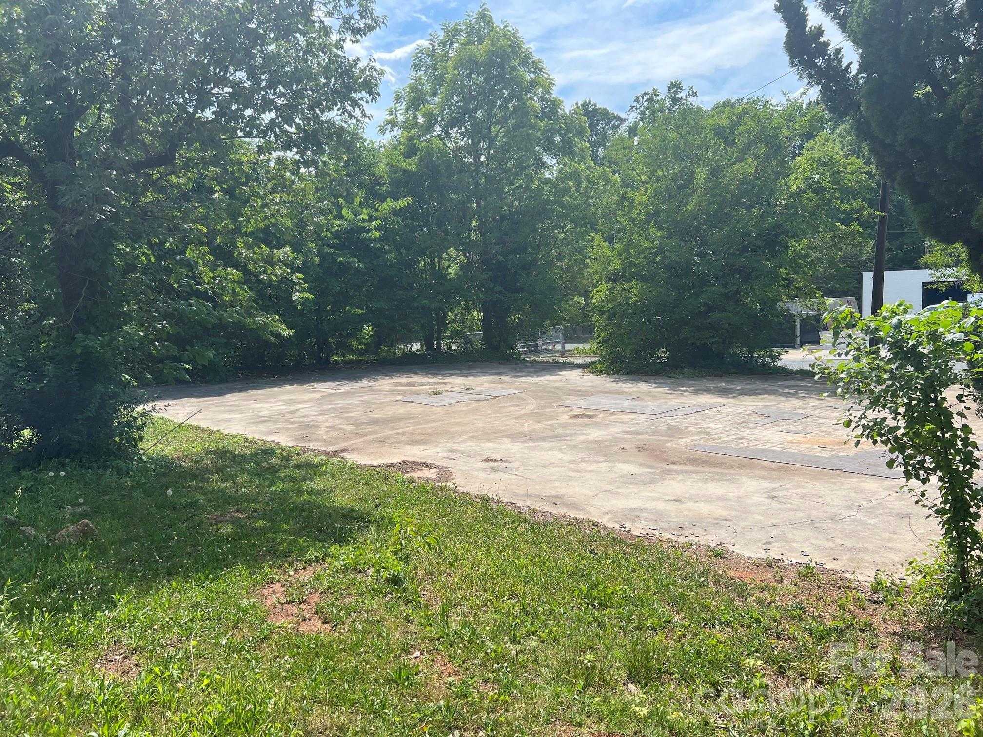 2300 Independence Boulevard Charlotte North Carolina United States, for Sale, commercial, Kristen Haynes, New Home Buyers Brokers / Realty Pros