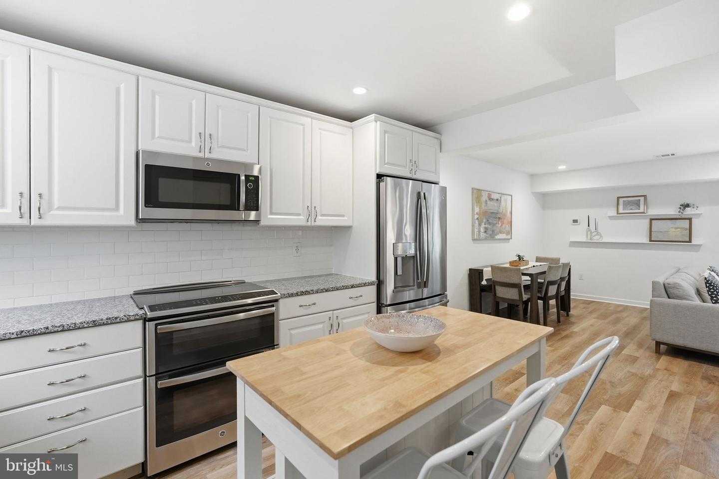 8901 BATTERY PLACE APT 34 Bethesda Maryland United States, for Sale, residential, Zandra Jamison, Samson Properties