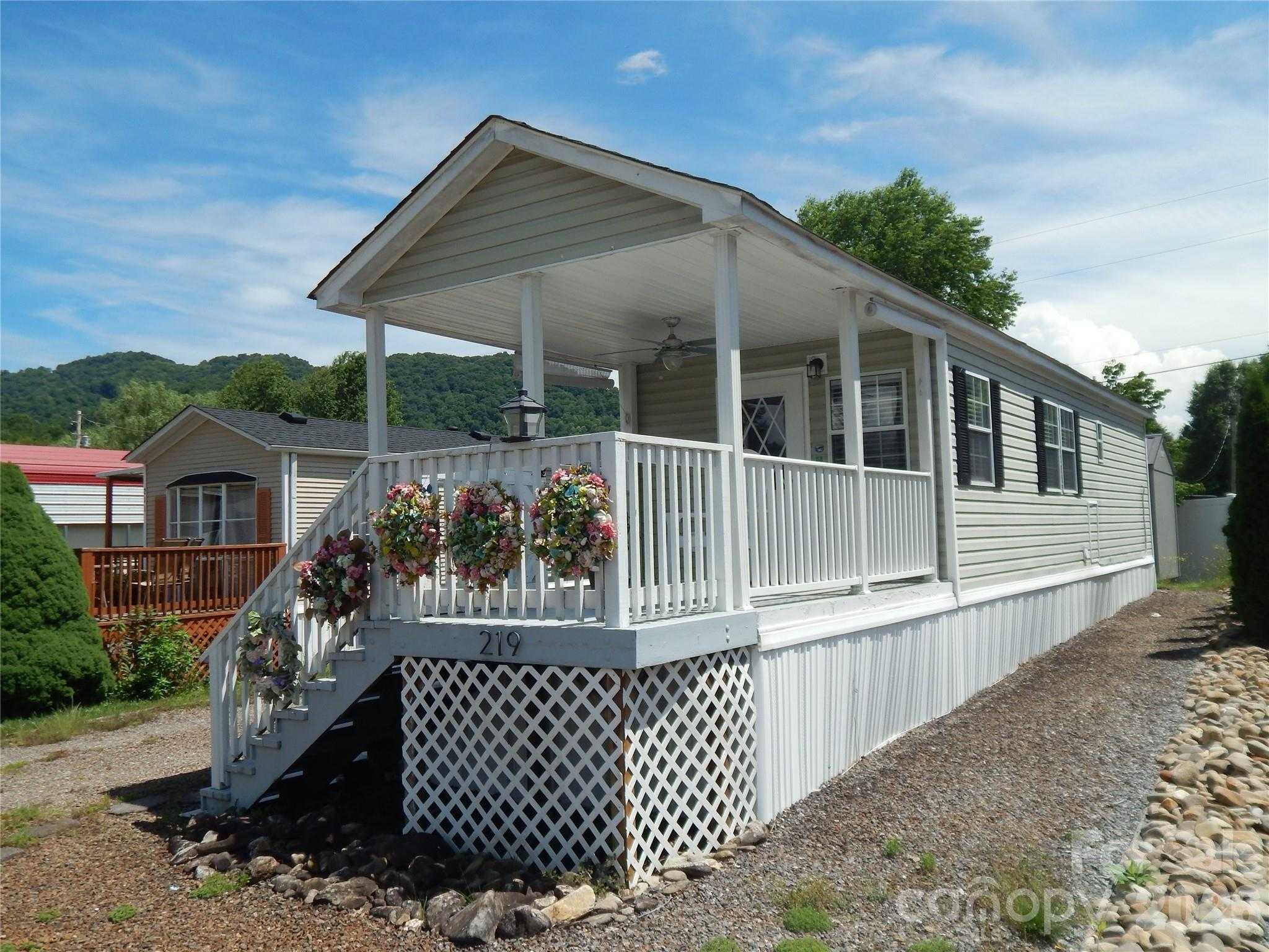 219 Pike Point Waynesville North Carolina United States, for Sale, residential, Jaci Reynolds, RE/MAX Executive