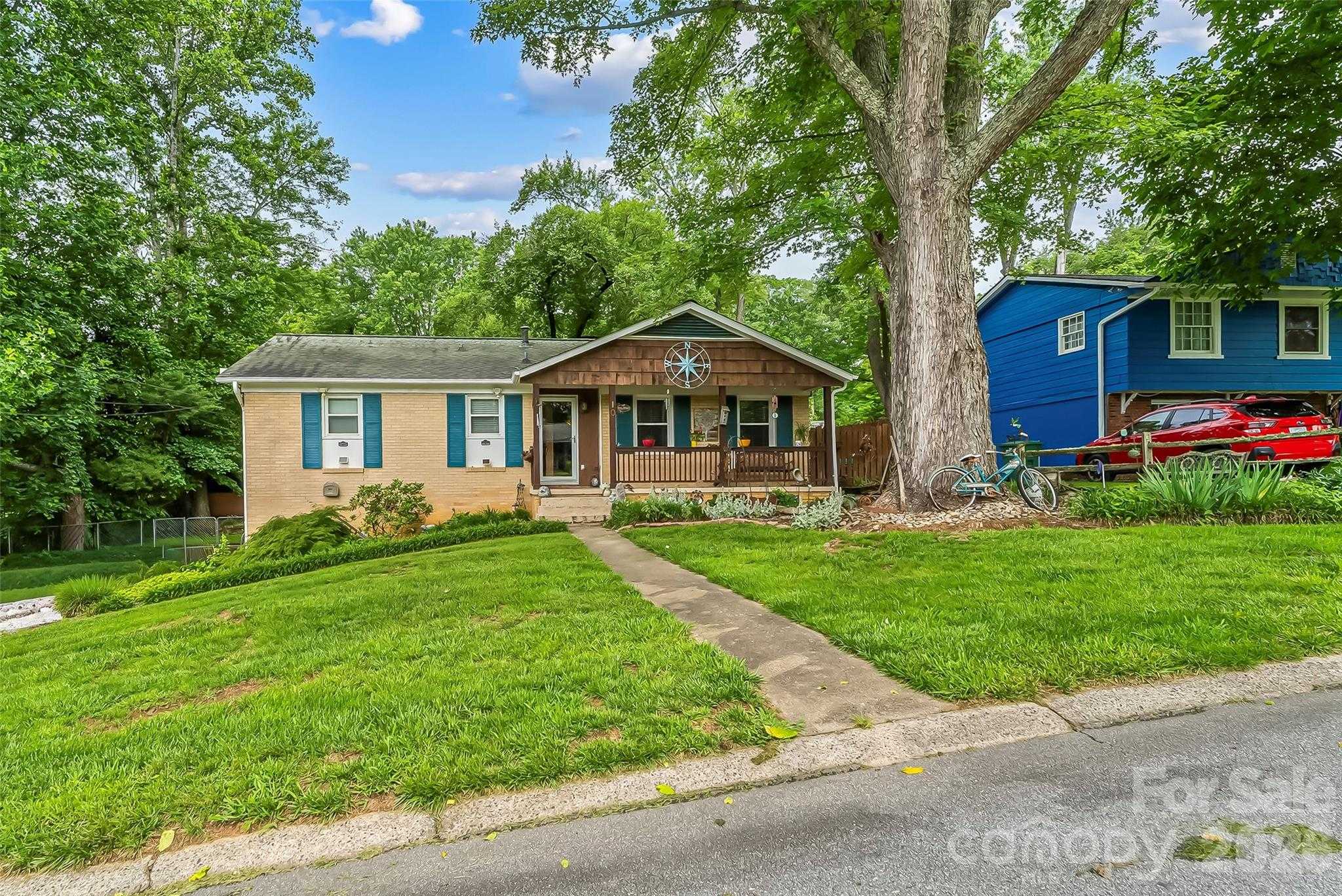 10 Oak Leaf Lane Arden North Carolina United States, for Sale, residential, Toby Davis, RE/MAX RESULTS REALTY