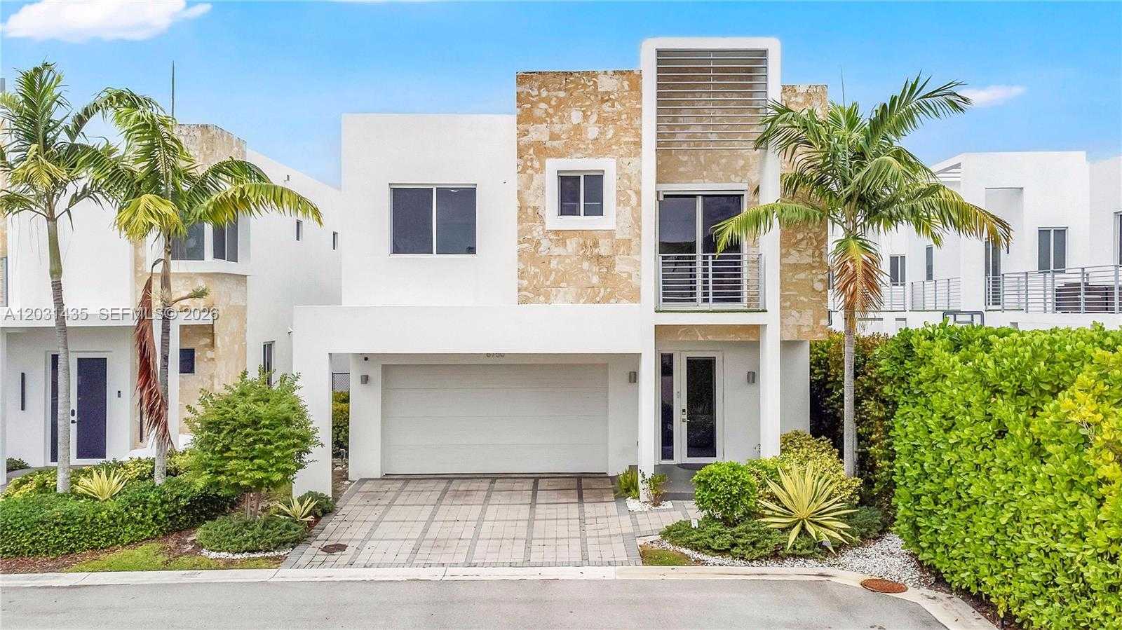 6750 NW 103rd Ave Doral Florida United States, for Sale, residential, Roberto Villasmil, Interinvestments Realty, Inc.