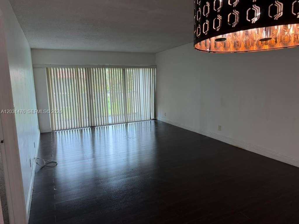 140 Lakeview Dr  APT 211 Weston Florida United States, for Sale, residential, Radmila Mandel, Florida Sky Realty Group