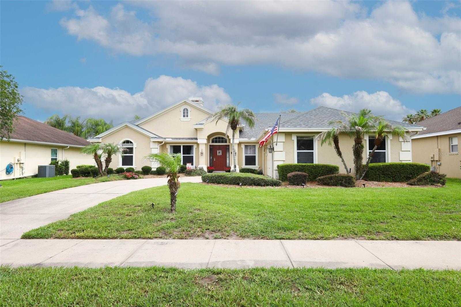 8 ROSEBERRY COURT Ocoee Florida United States, for Sale, residential, Zaira Mejia, Spaces & Styles Group