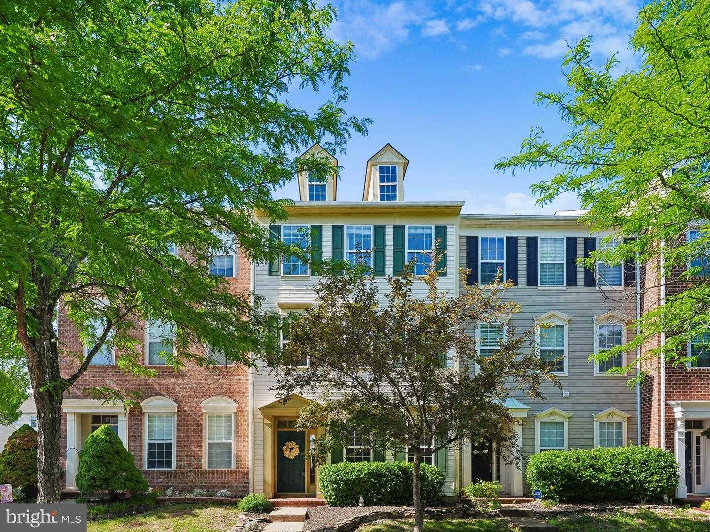 42788 CEDAR HEDGE STREET Chantilly Virginia United States, for Sale, residential, Camille Payne, Samson Properties
