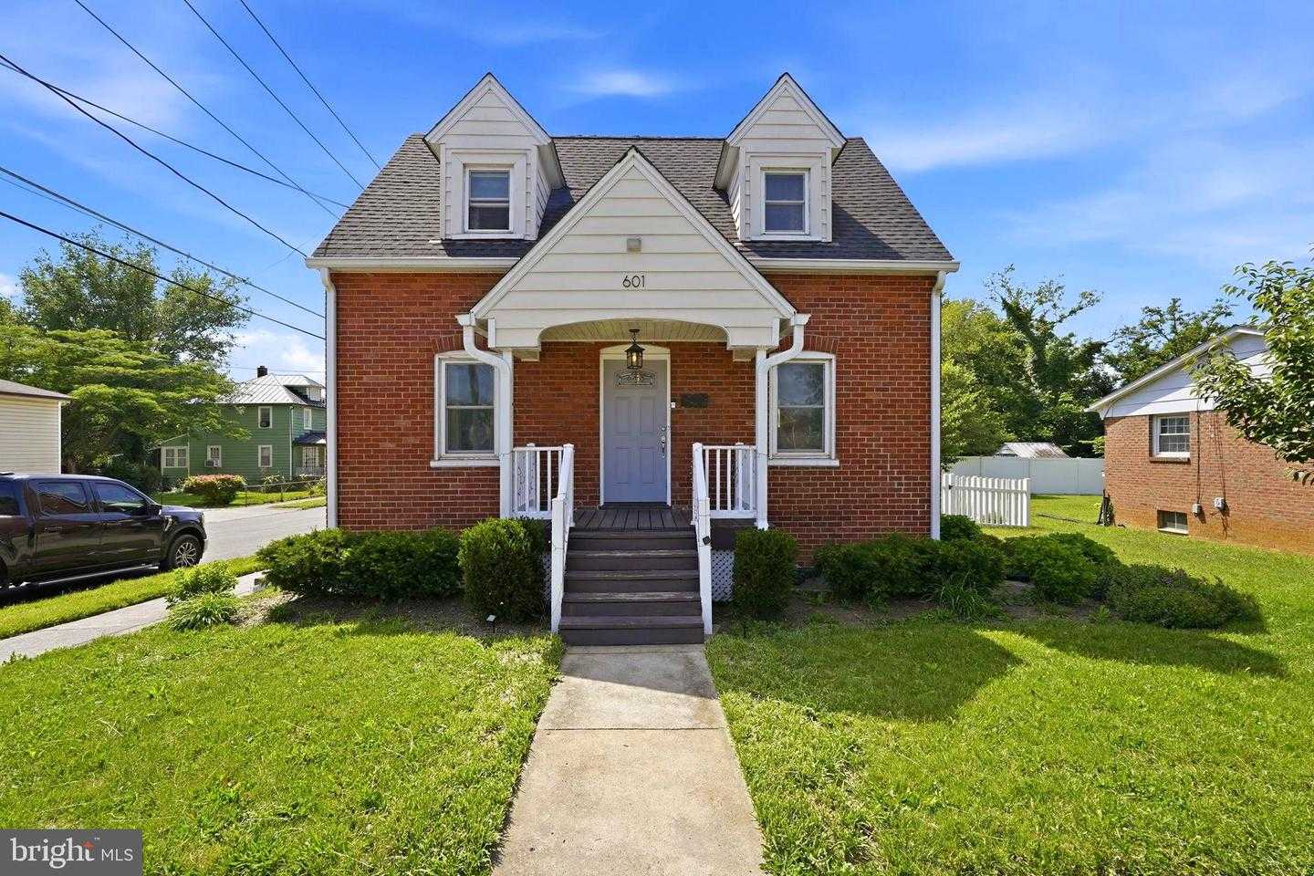 601 GRAY AVENUE Winchester Virginia United States, for Sale, residential, Camille Payne, Samson Properties