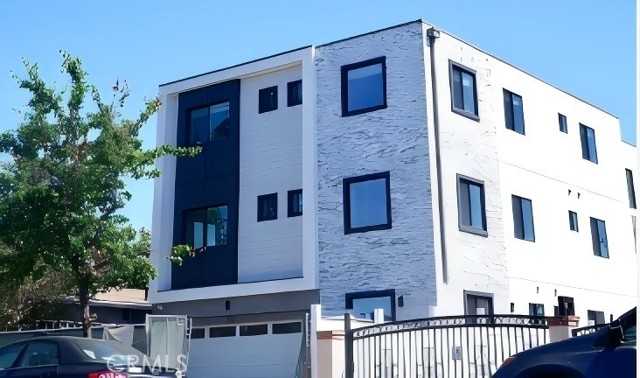 1280 W 37th Place Los Angeles California United States, for Rent, residential,  , Castle Rock Realty