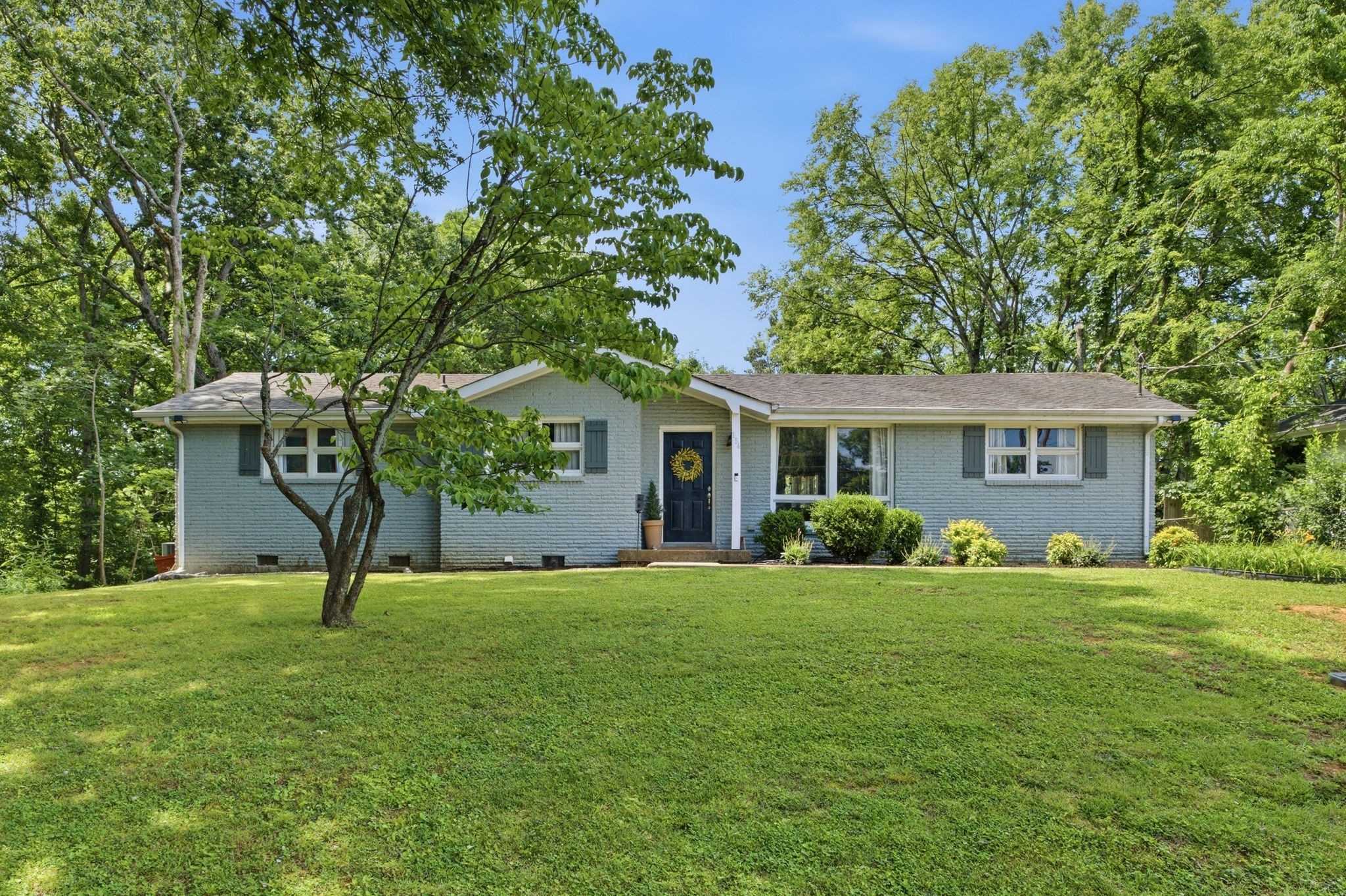 154 Two Valley Rd Hendersonville Tennessee United States, for Sale, residential, Adam  Hanes, LPT Realty