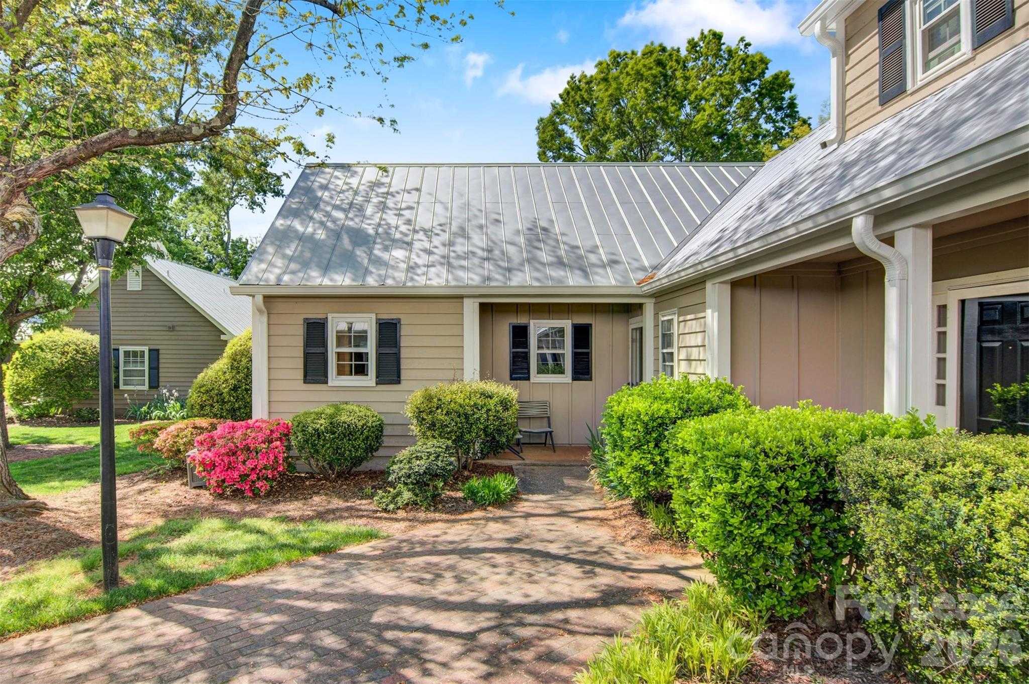 3700 Selwyn Farms Lane APT 4 Charlotte North Carolina United States, for Rent, residential, Kristen Haynes, New Home Buyers Brokers / Realty Pros