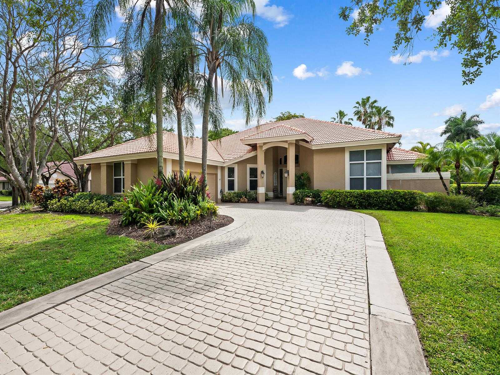 1207 Manor Drive Weston Florida United States, for Sale, residential, Radmila Mandel, Florida Sky Realty Group