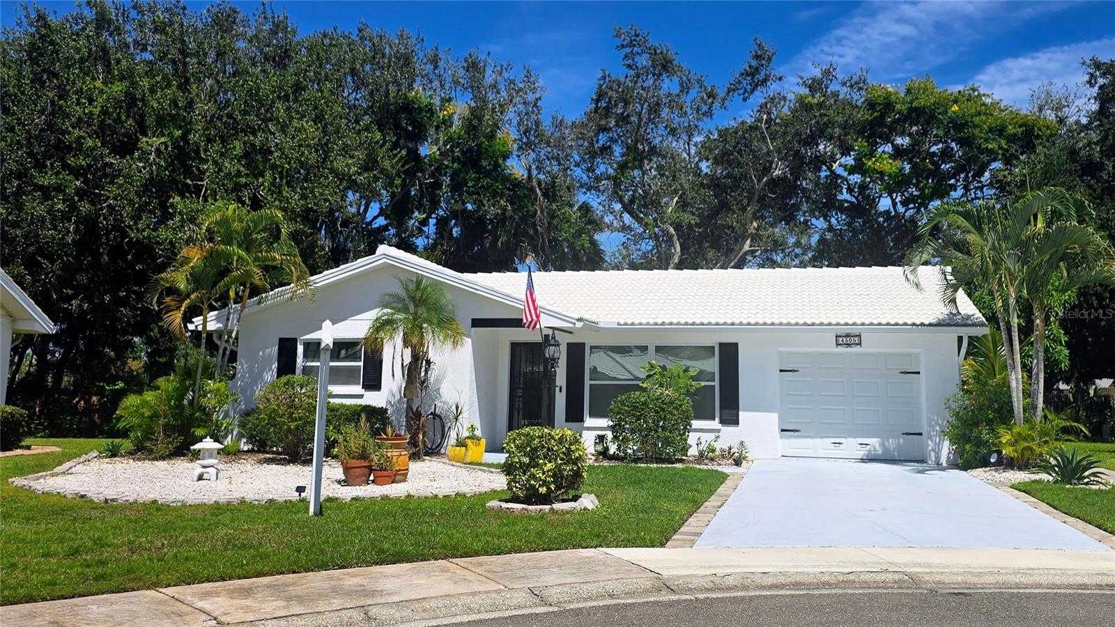 4305 CHINABERRY CIRCLE Bradenton Florida United States, for Sale, residential,  , The Mount Dora Group 