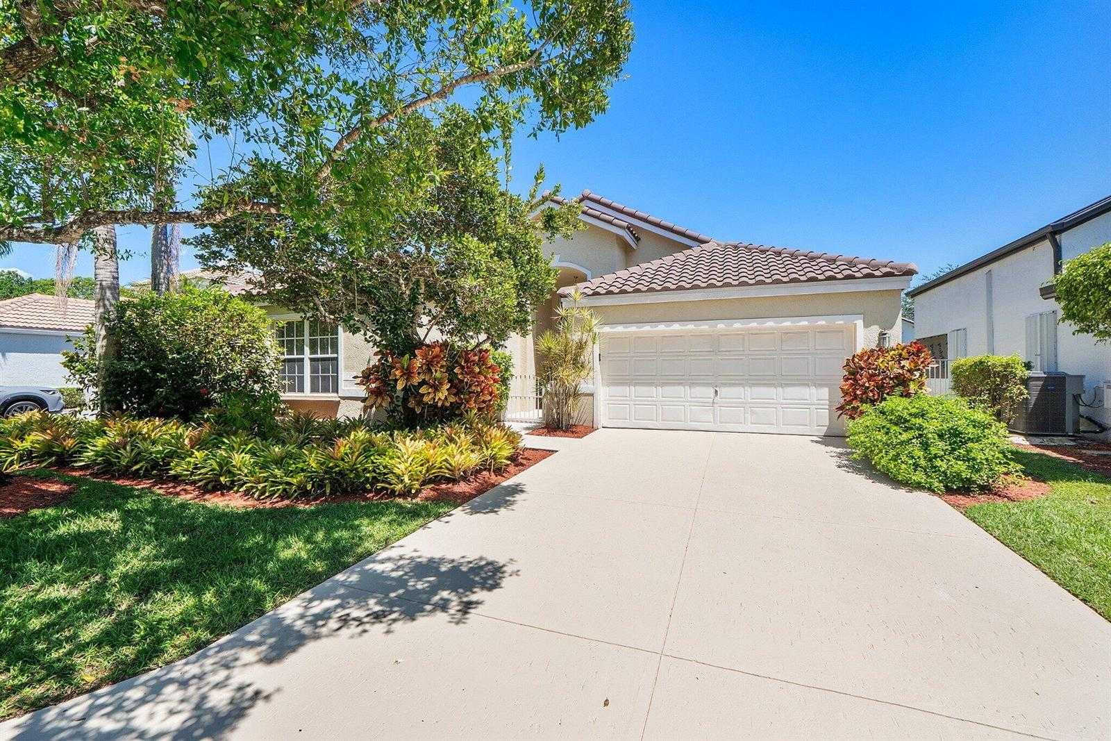 2016 Island Circle Weston Florida United States, for Sale, residential, Radmila Mandel, Florida Sky Realty Group