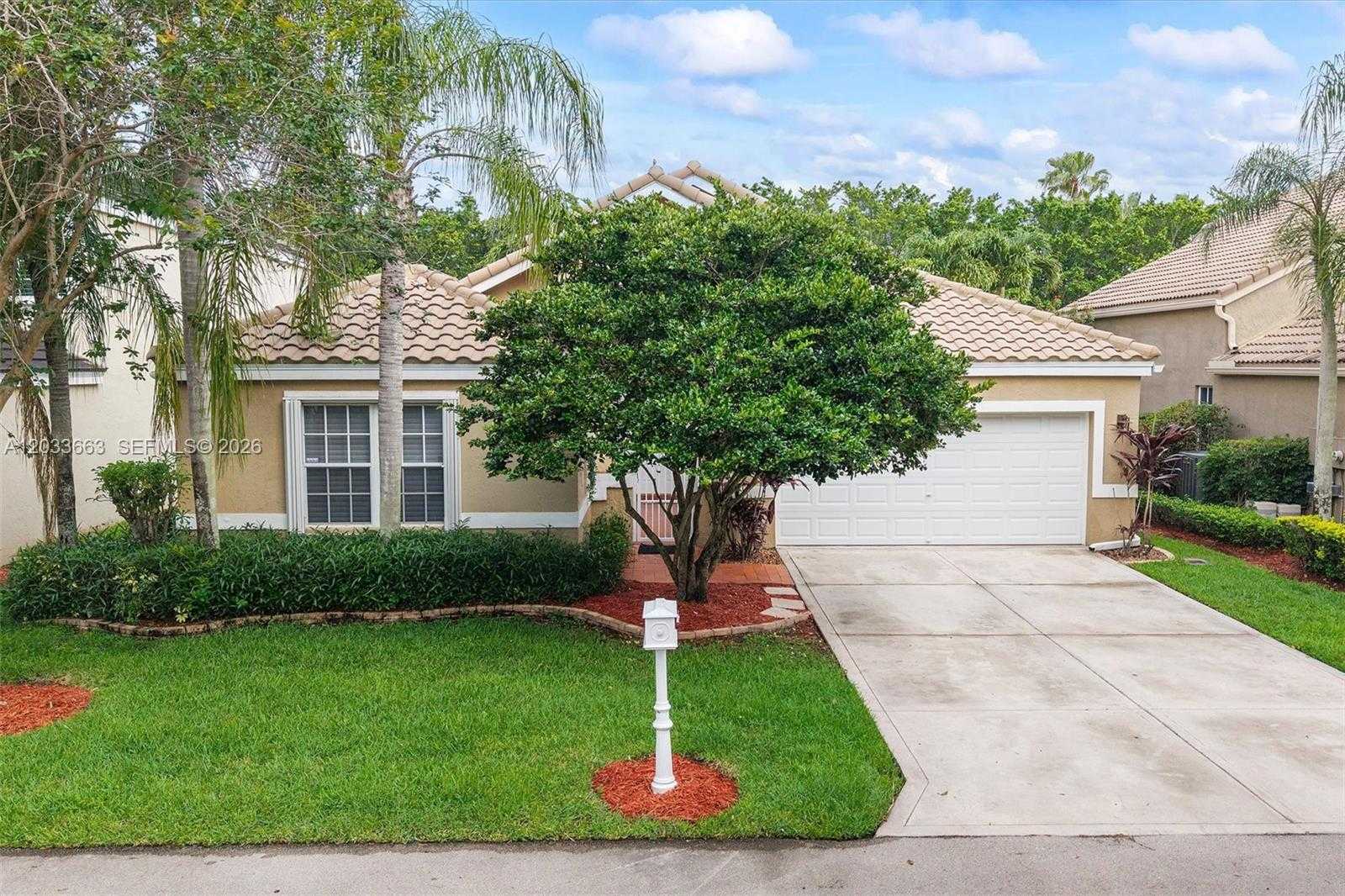 2013 Island Cir Weston Florida United States, for Sale, residential, Radmila Mandel, Florida Sky Realty Group